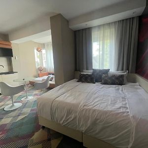 Science Hotel